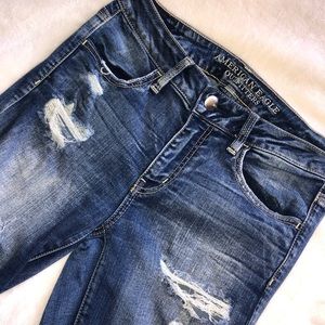 AE Distressed Jeans • Perfect for Fall 🍂